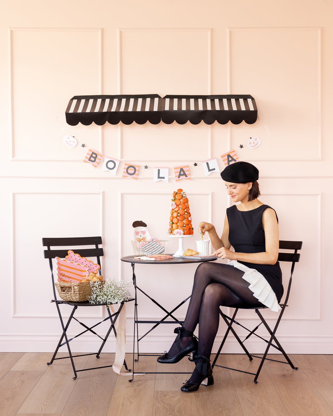 BLL1240 - Pink with Black Star Paper Plate