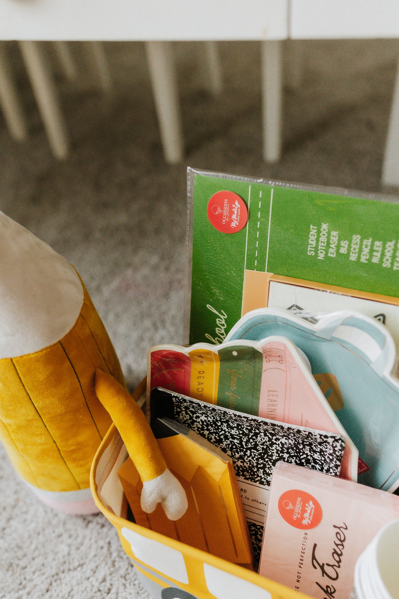 BTS1045 - Stack of Books Paper Plate