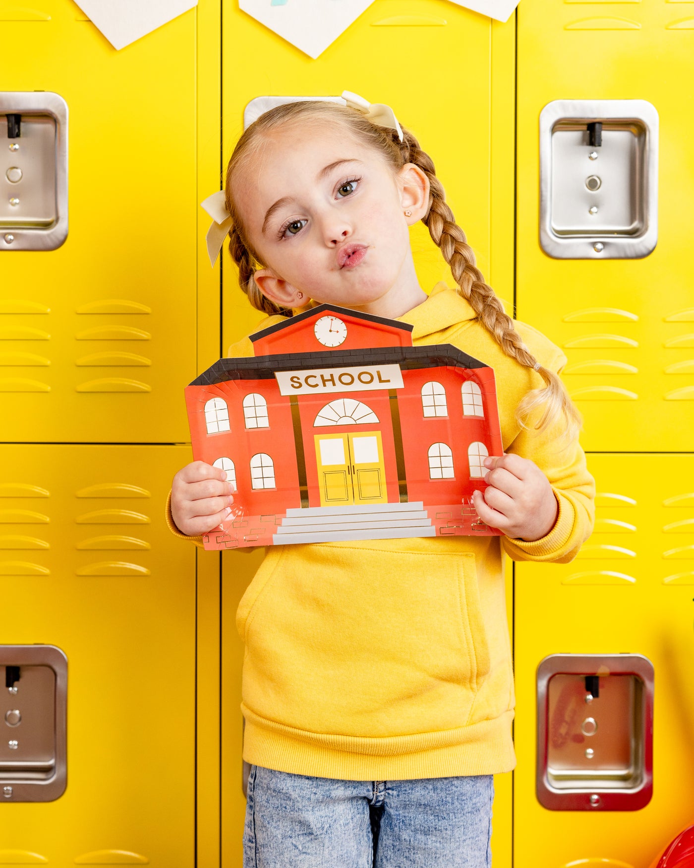 BTS1141 - School House Shaped Paper Plate