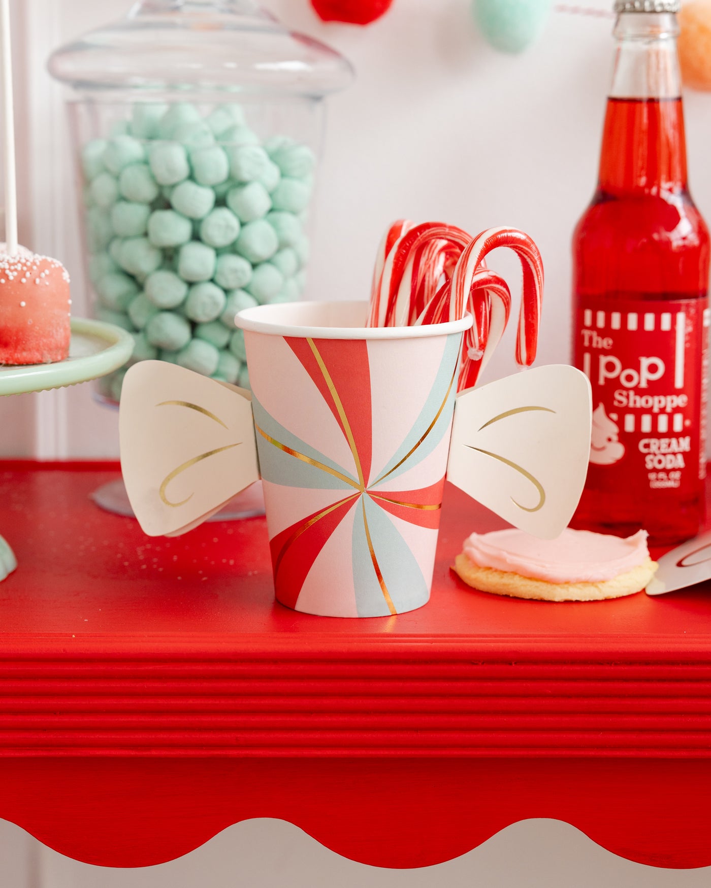 CDY1110 - Candy Cane Lane Handled Paper Cup