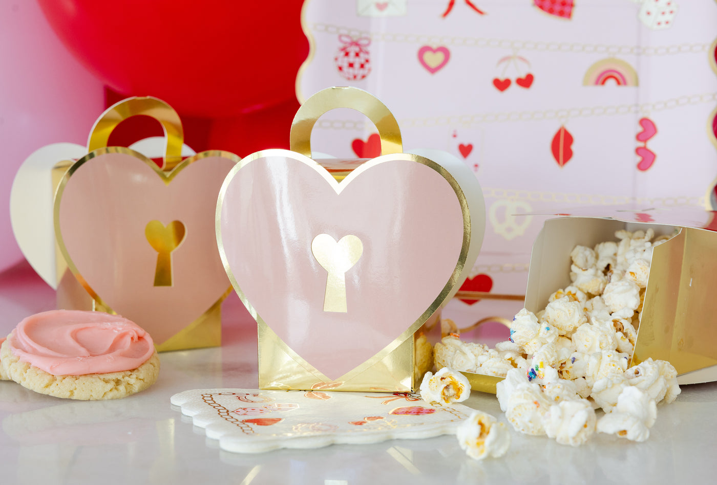 CHM1208 - Heart Lock Treat Box