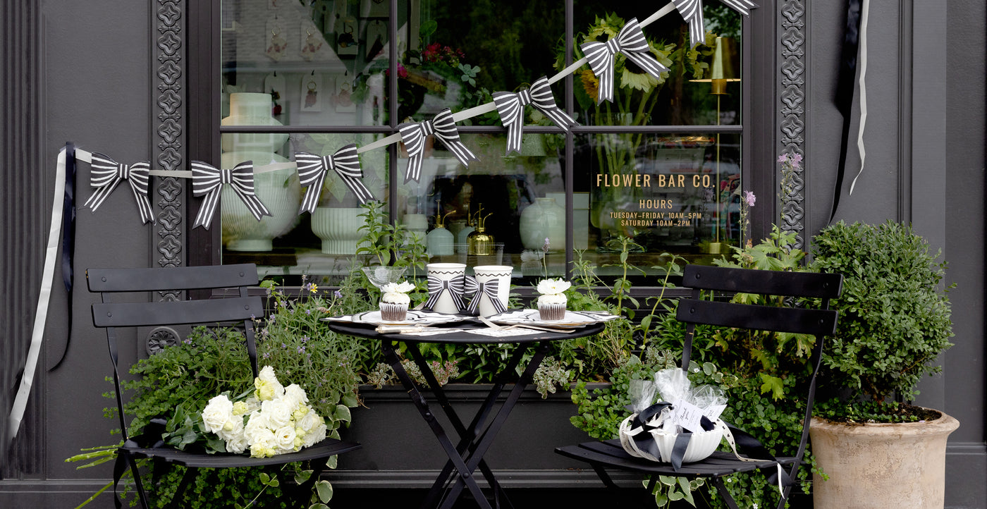 CLV1202 - Black and White Bow Banner