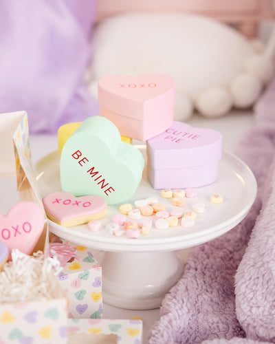 CVH1108 - Conversation Hearts Treat Box