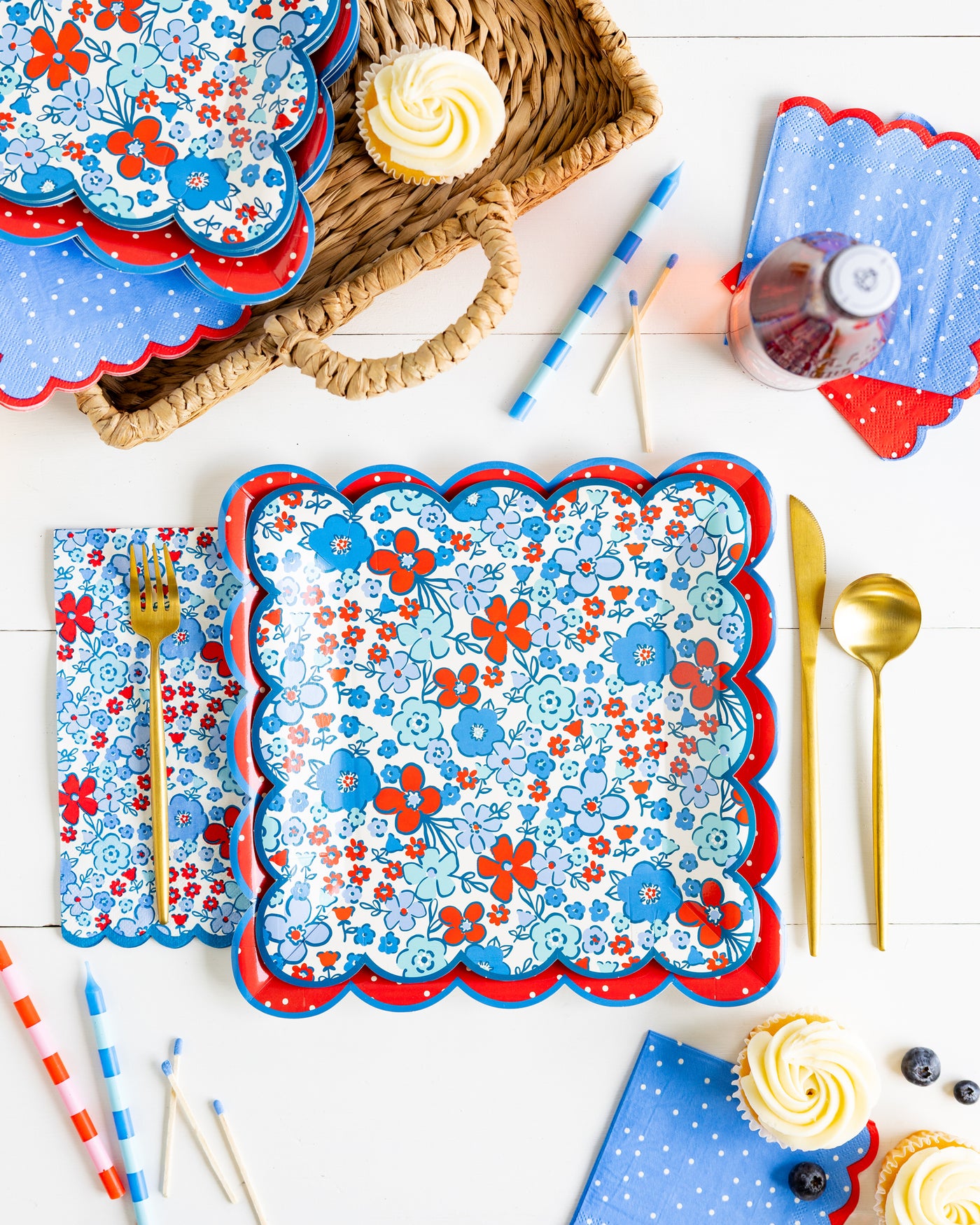 FLA1139 - Americana Polka Dot Cocktail Napkin Set