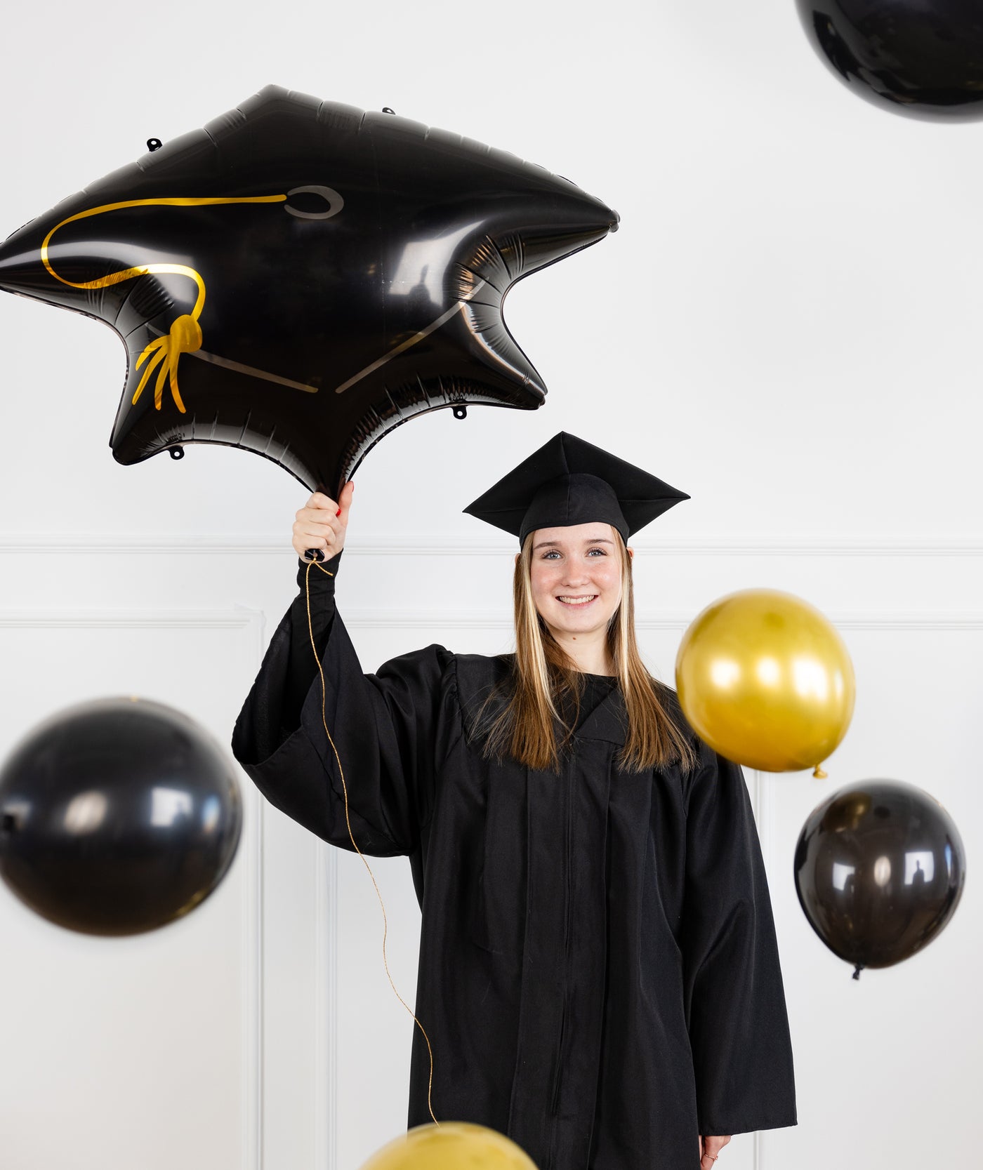 GRD1116 - Grad Hat Mylar Balloon