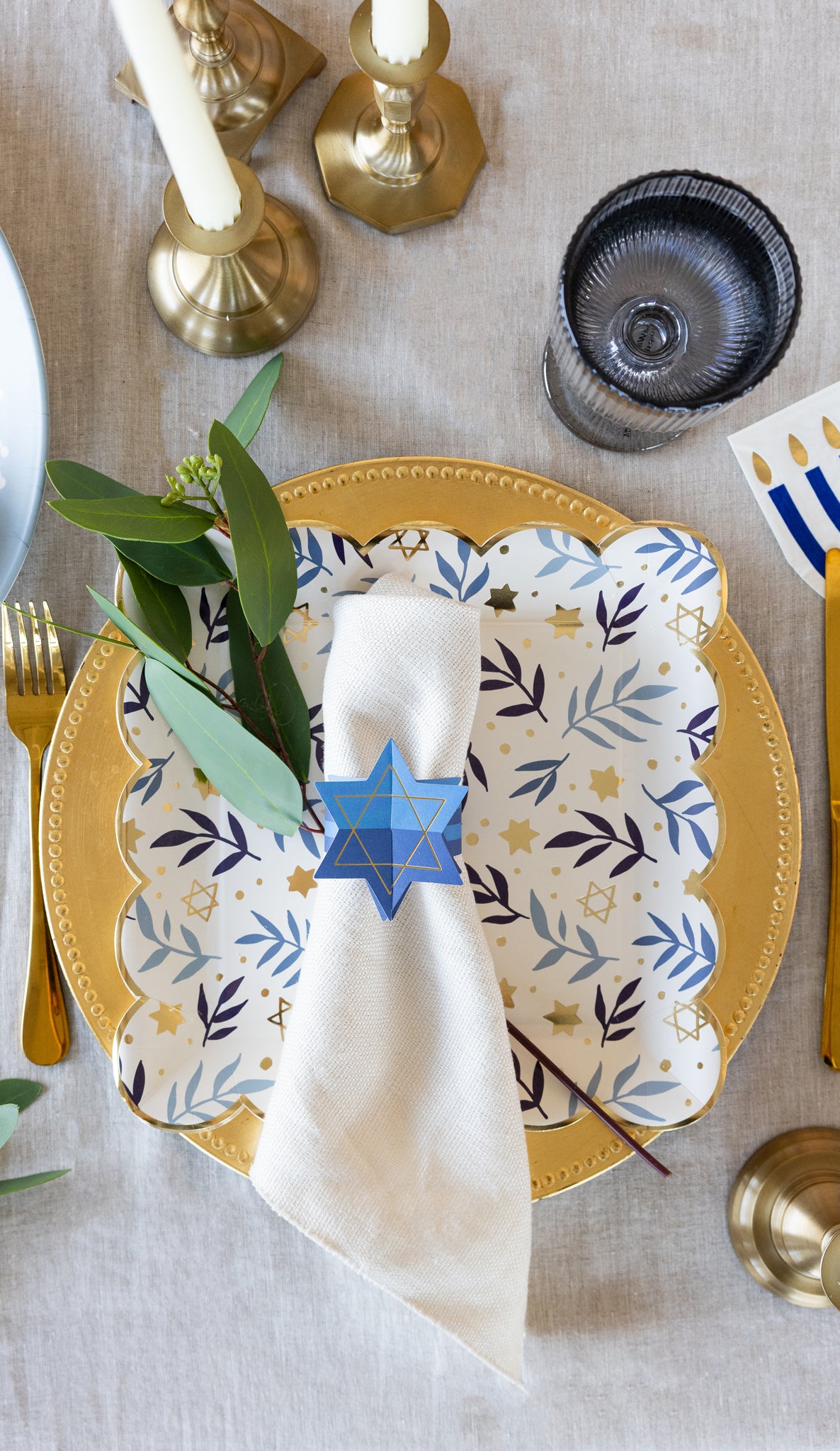 HNK1147 - Stars & Branches Scalloped Square Plate