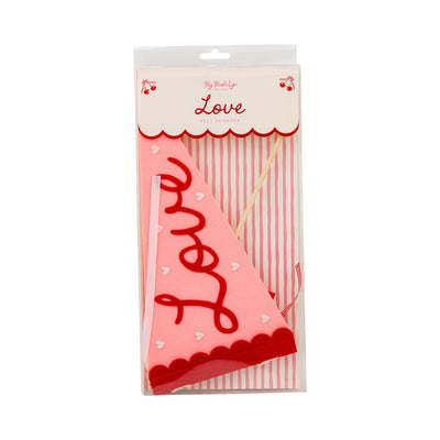 MAC1215 - Love Felt Pennant Banner