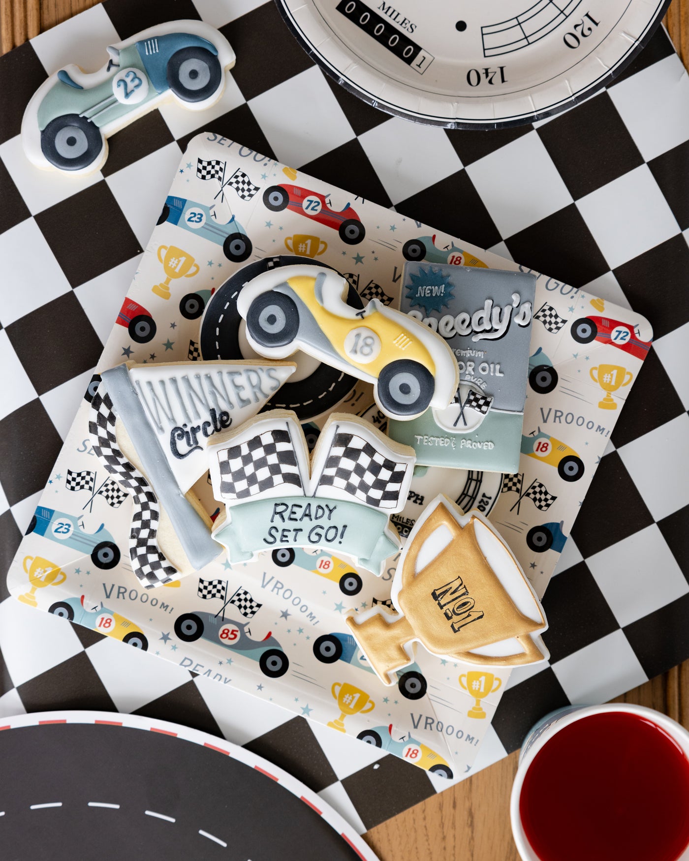 MIL1020 - Miles per Hour - Checkered Flag Table Runner