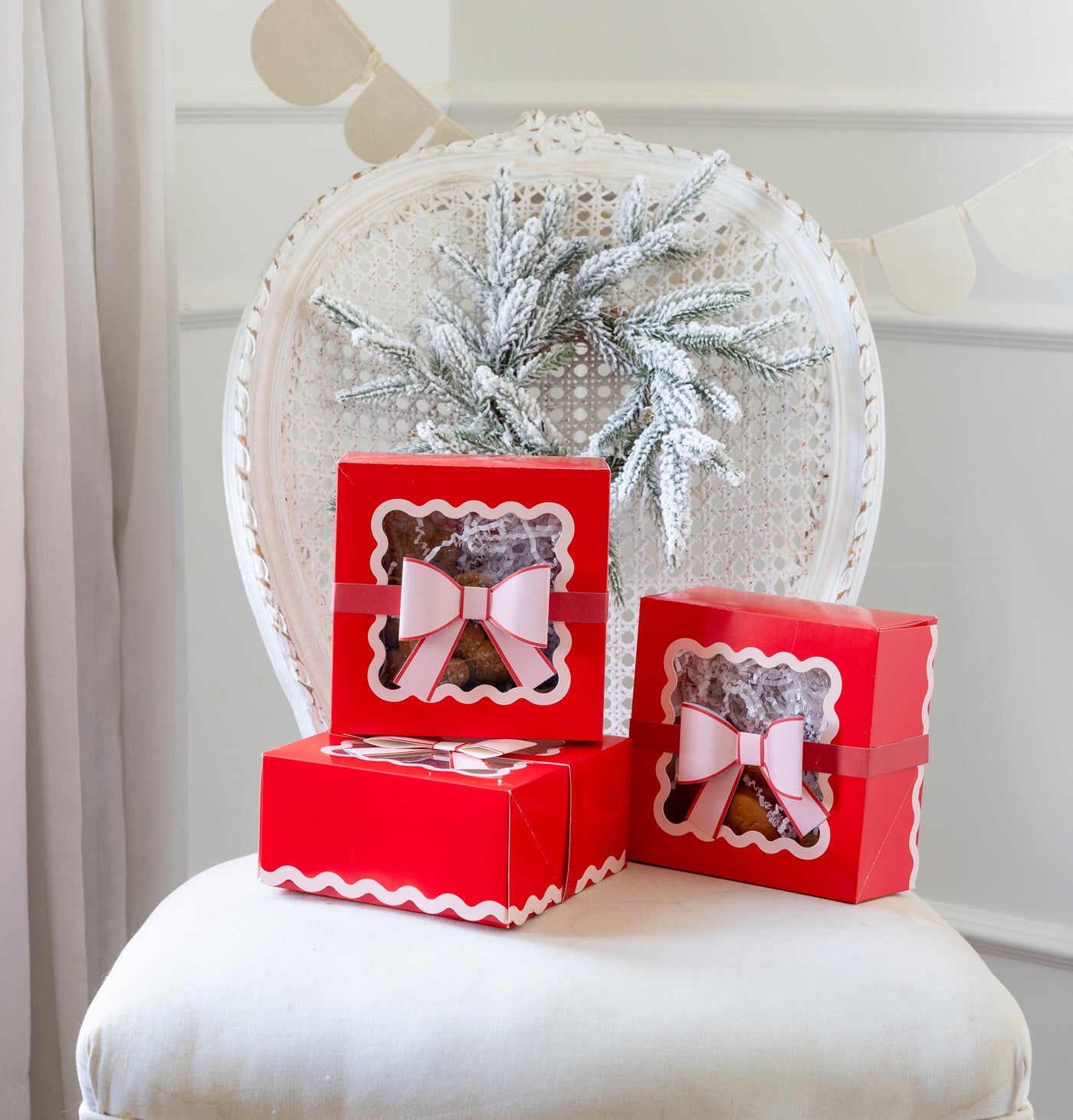 MJY1209 - Red and Pink Cookie Box with bow