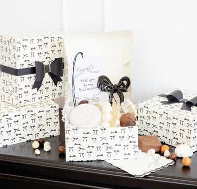 PLBLW08 - Tying the Knot Treat Box