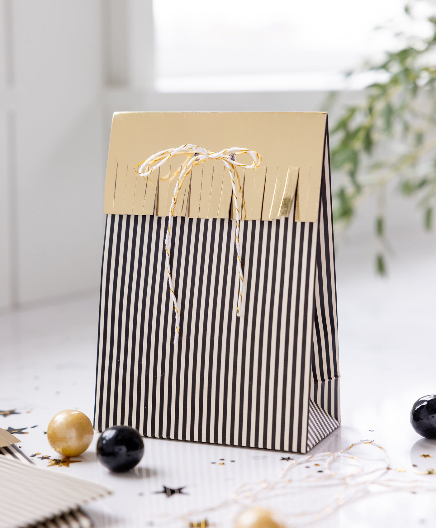 PLFC455 - Classic Black and Gold Treat Bags