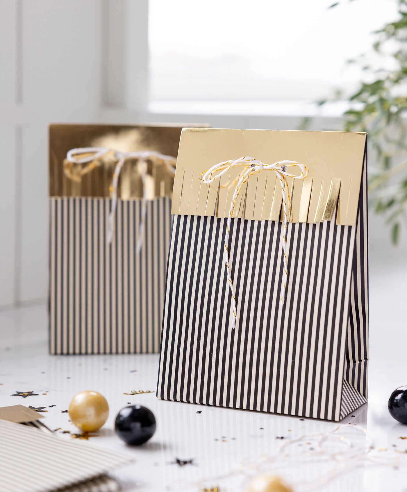 PLFC455 - Classic Black and Gold Treat Bags