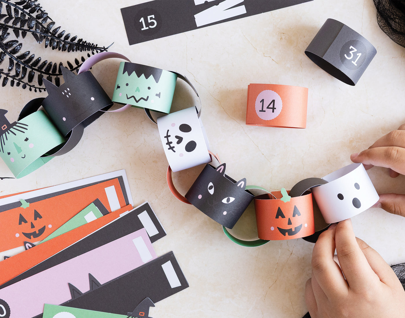PLKC117 - Halloween Countdown Paper Chain