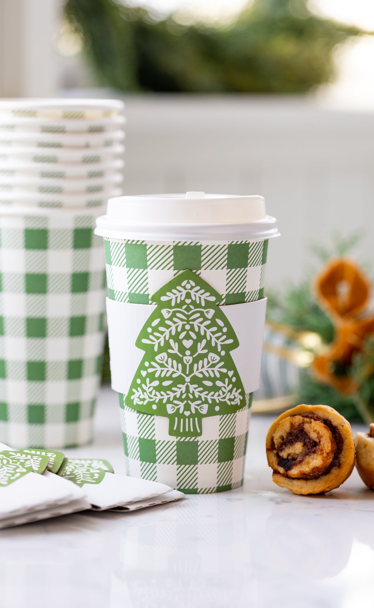 PLTG282A - Green Christmas Tree Plaid To-Go Cups 8 ct