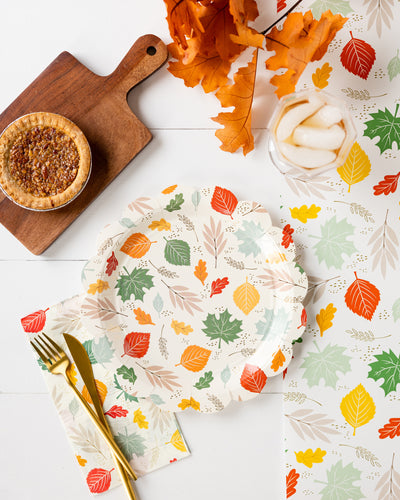 PLTS378D - Scattered Leaves Paper Plates