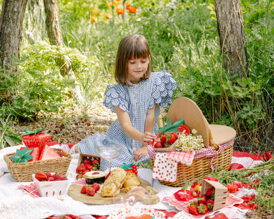 STW1139 - Strawberries Dinner Napkin