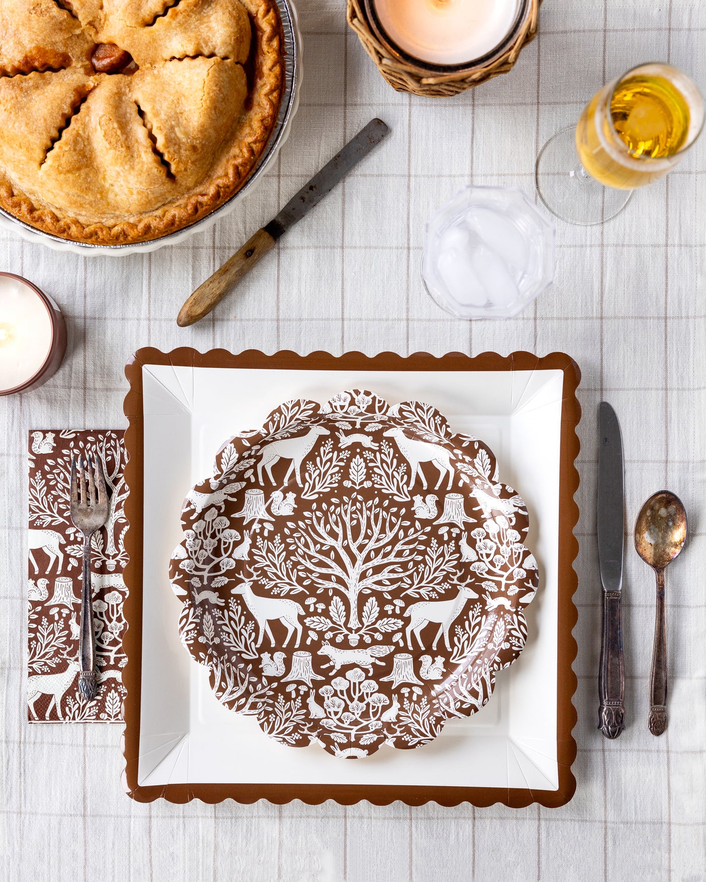 THP1147 - Woodland Toile Plate