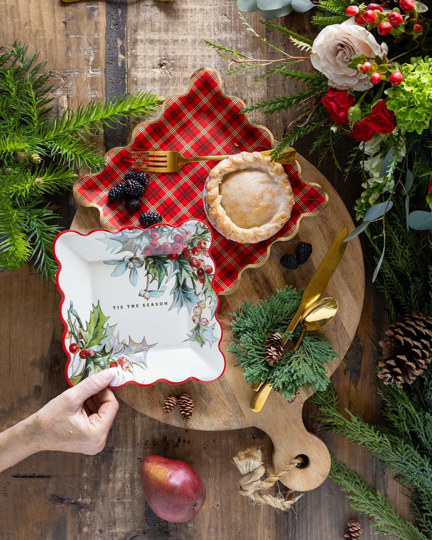 TIS1241 - Red Plaid Square Gold Edge Scalloped Plate