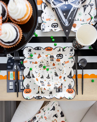 TTS1239 - Tricks & Treats House Dinner Napkin