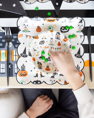 TTS1240 - Tricks & Treats 10" Paper Plate