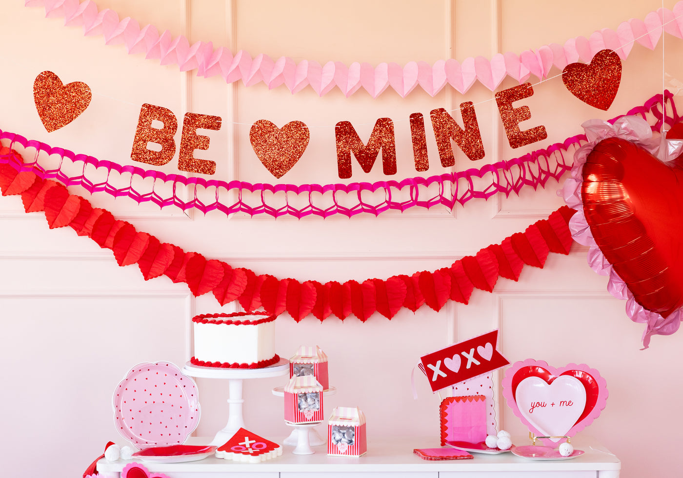 VAL1202 - Be Mine Glitter Banner