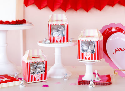 VAL1206 - Kissing Booth Treat Boxes