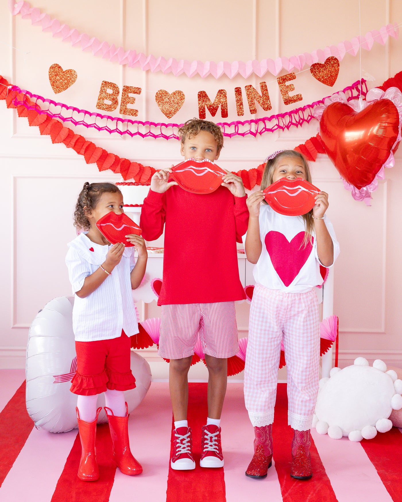 VAL1243 - Lips Shaped Plate