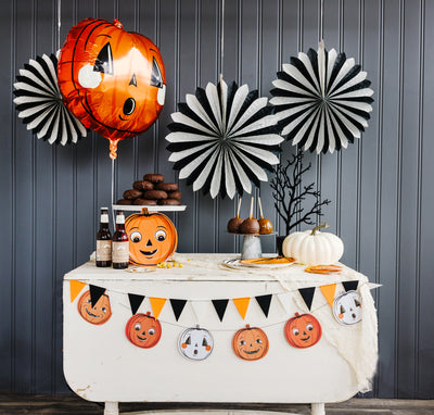 VHP1002 - Vintage Halloween Pumpkins and Felt Pennant Banner Set