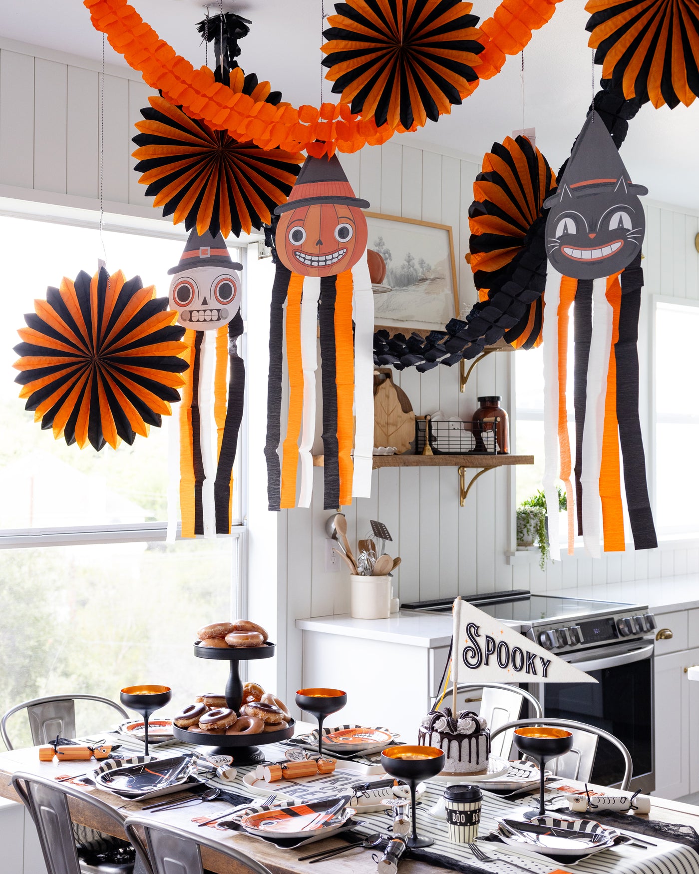 VHP1105 - Vintage Halloween Hanging Characters