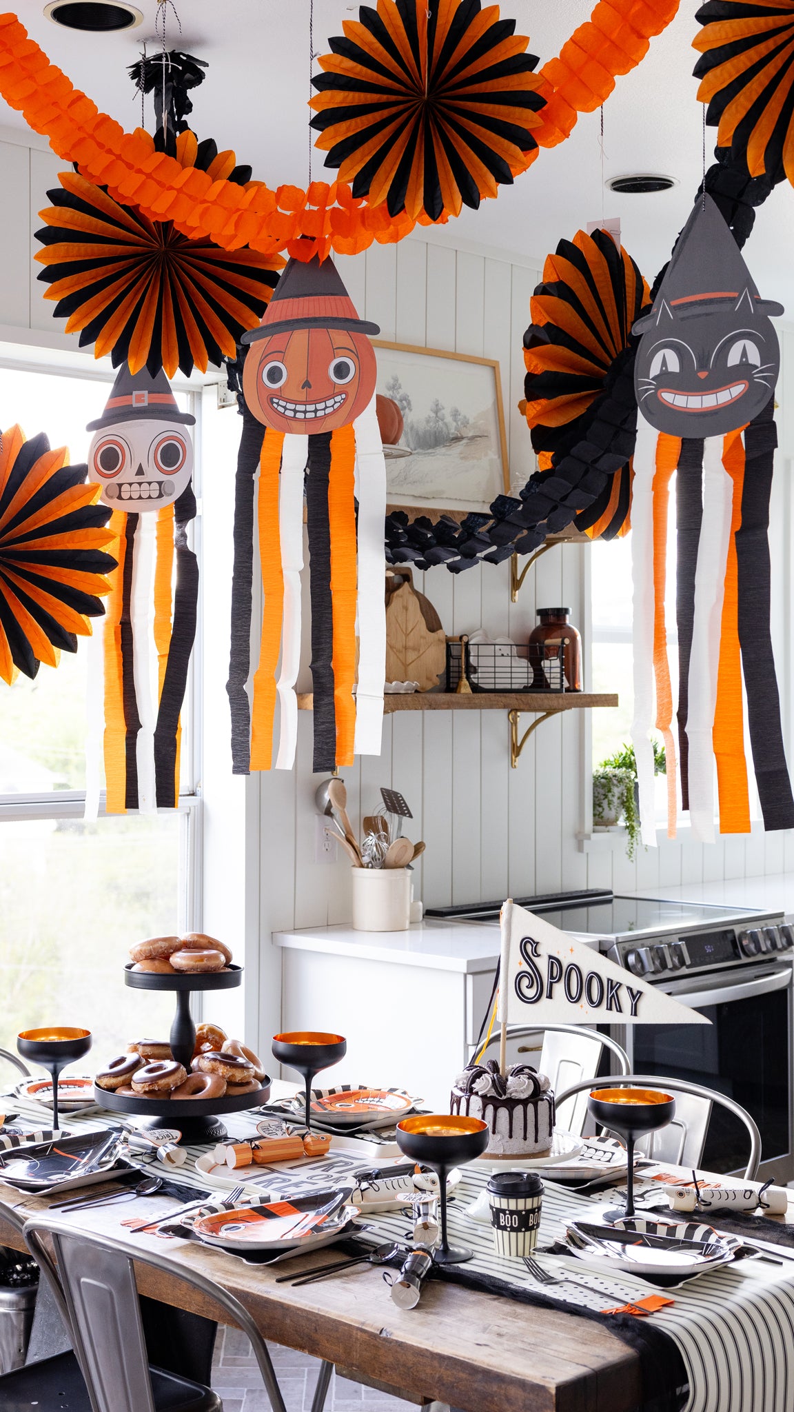 VHP1105 - Vintage Halloween Hanging Characters