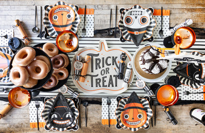 VHP1141 - Vintage Halloween Character Paper Plate Set