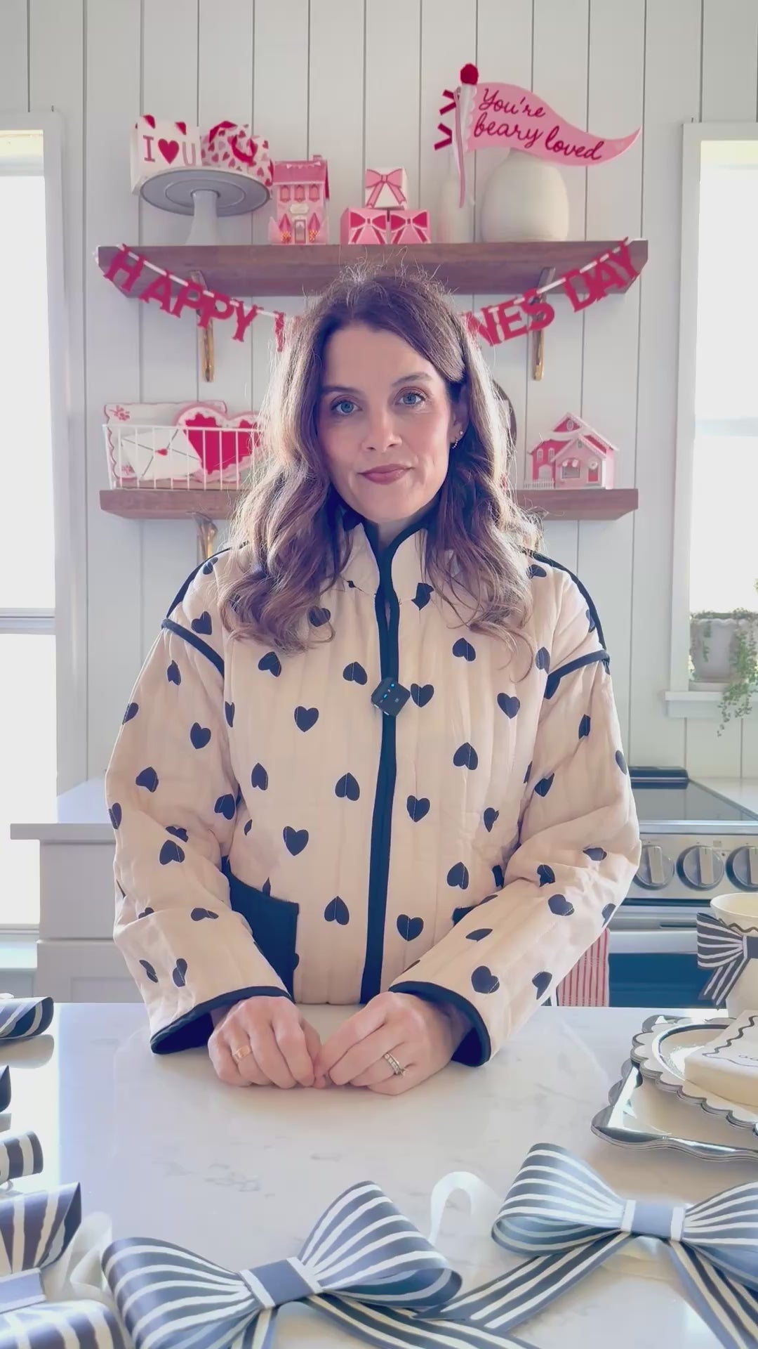 CLV1202 - Black and White Bow Banner