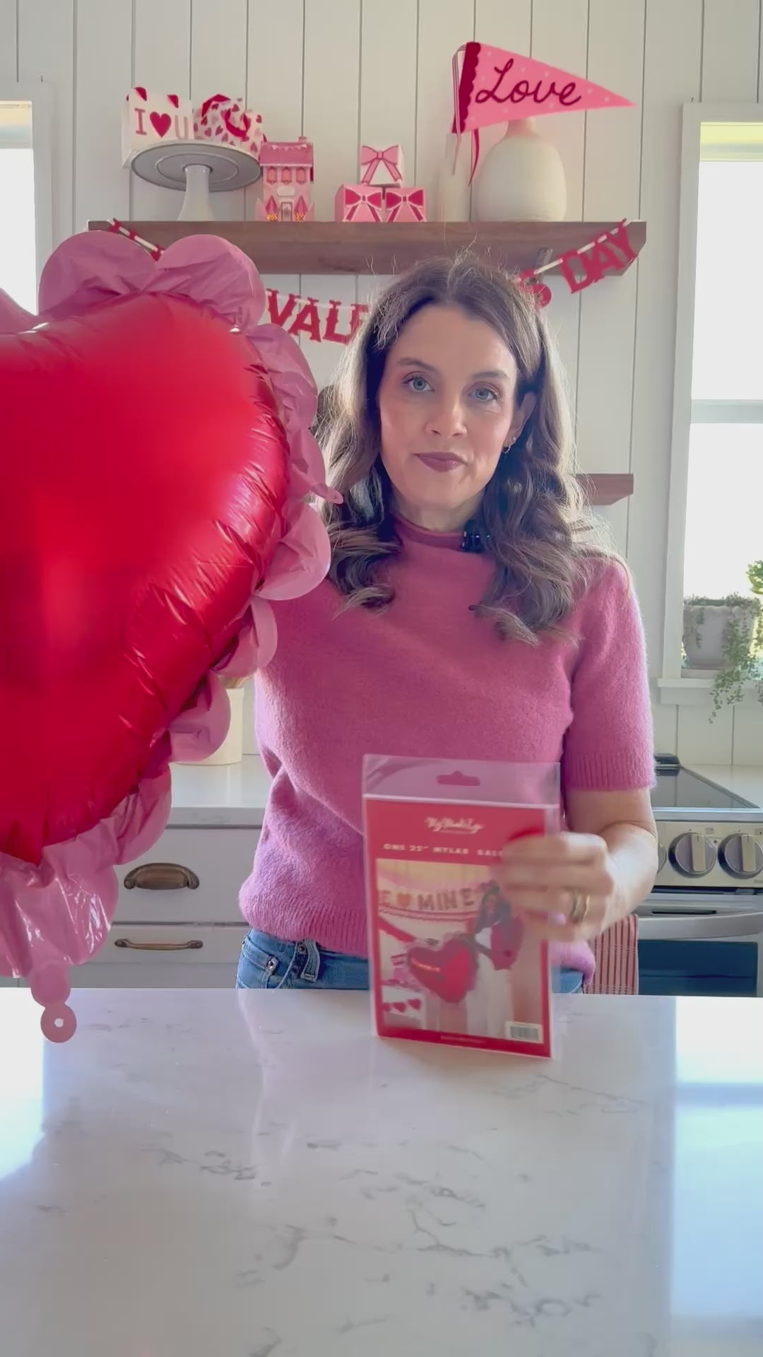 VAL1216 - Scalloped Heart Mylar Balloon