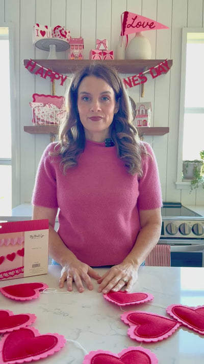 VAL1203 - Puffy Heart Felt Banner