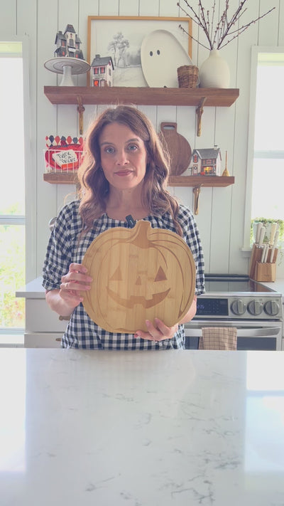 HAL1229 - Pumpkin Wood Cutting Board