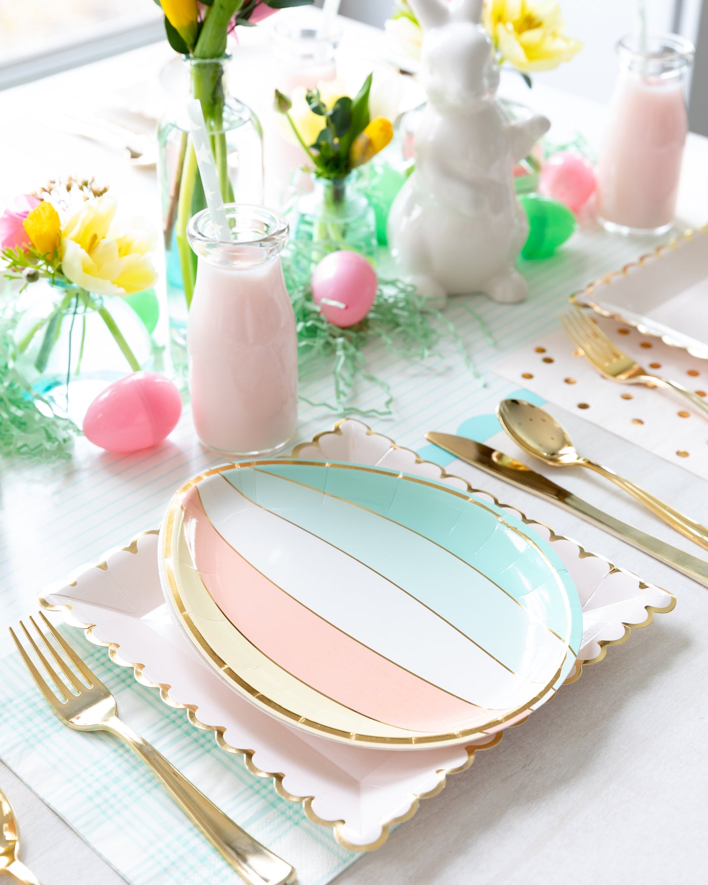 EAS843 - Happy Easter Egg Shaped Paper Plates