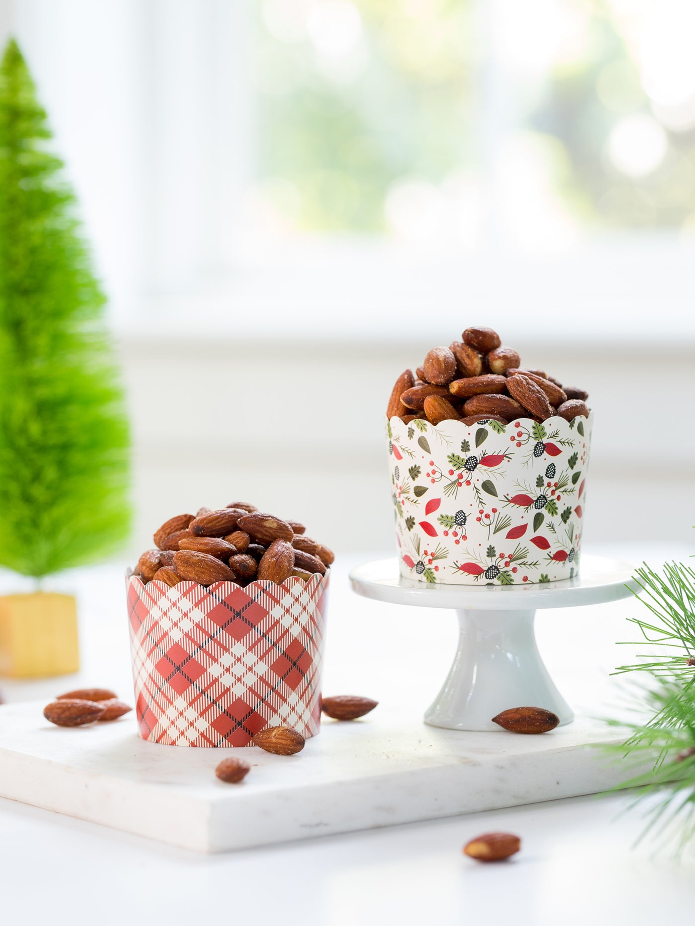 PLCC14 - Holiday Cheer Christmas Food Cups (50 pcs)