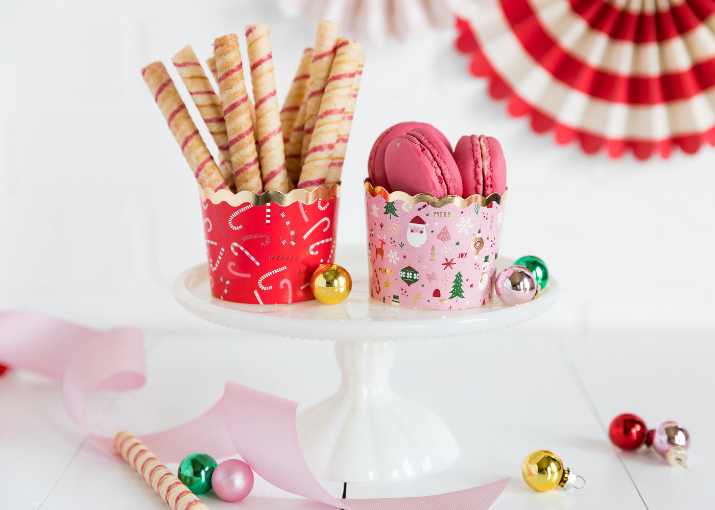PLCC160 - Foiled Christmas Icons Food Cups (50 pcs)
