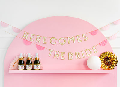 PLHB25A - Here Comes The Bride Banner Set