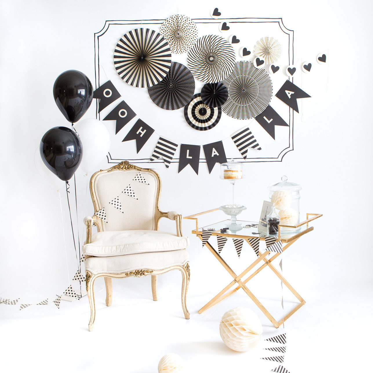 BWP205 - Black & White Party Fans